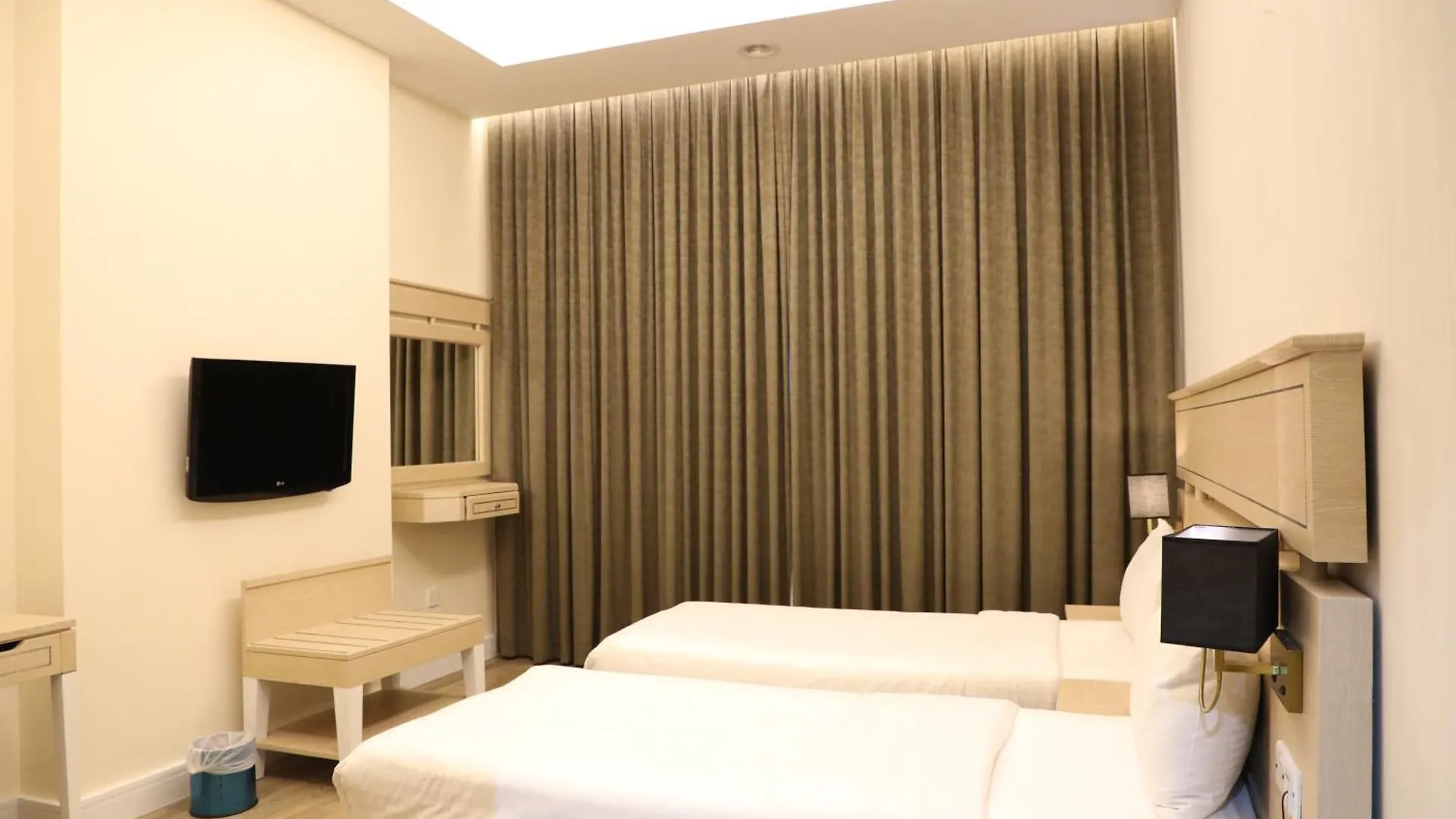 Wescott Plaza Hotel Apartments Llc Formerly West Zone Plaza Hotel Apts Dubai
